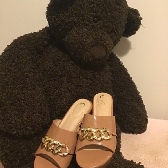 EST. 1946, in new condition size 9, patent leather shoes gorgeous 🤩 - Picture 4 of 4